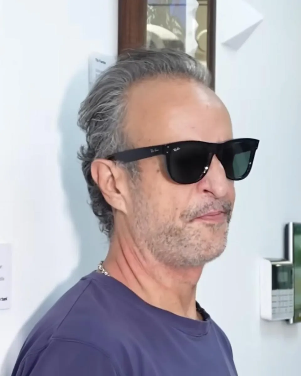 Desmejorado y con problemas para hablar, el músico está en recuperación / Redes Sociales