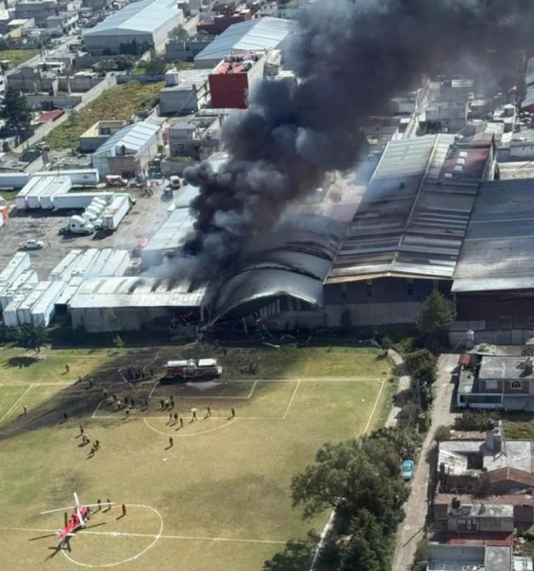 La aeronave se fue directo contra una fábrica sin causar más bajas / Redes Sociales