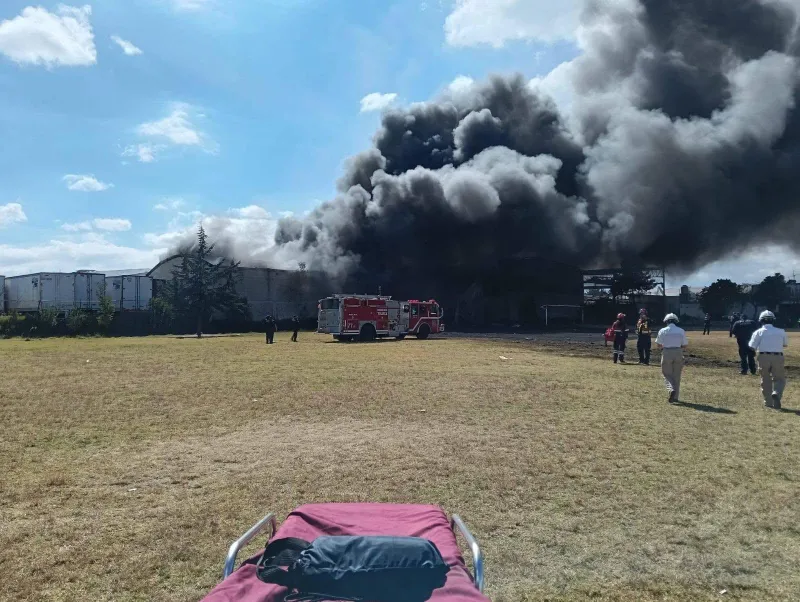 El accidente se pudo apreciar a kilómetros por la gran nube de humo / Redes Sociales