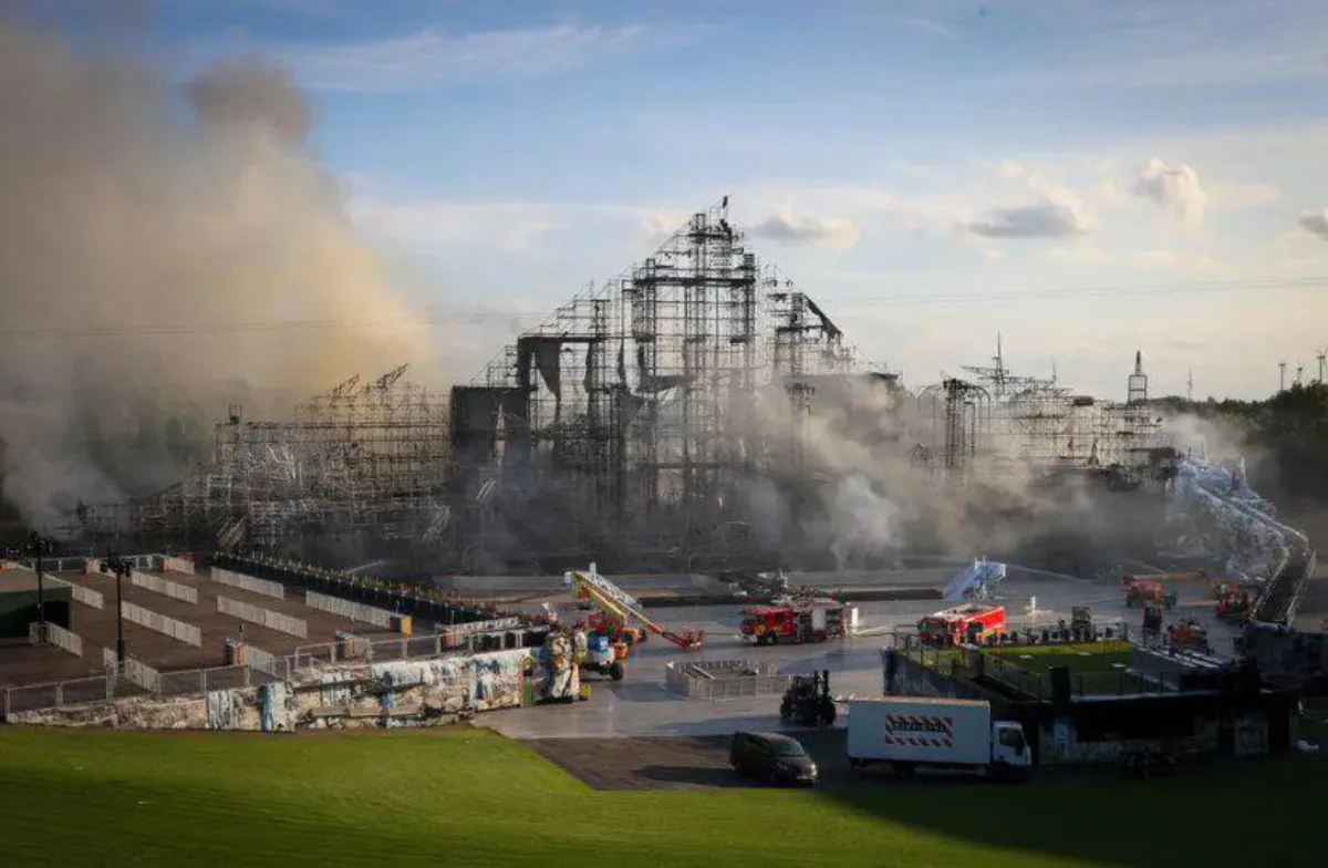Un incendio terminó con el escenario principal del festival / Redes Sociales