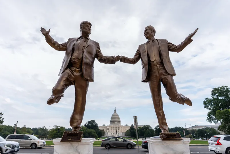 La Casa Blanca de inmediato reclamó la colocación de la estatua / AP
