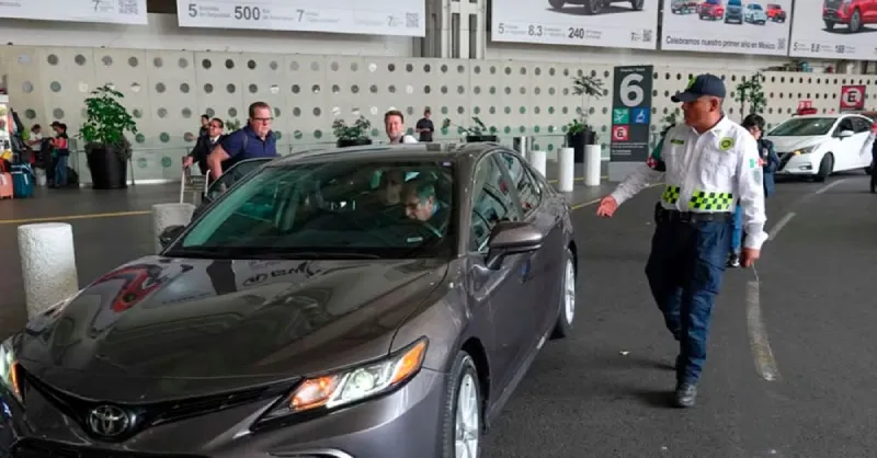 El Gobierno ya explicó que los taxis de aplicación no pueden estar en aeropuertos / Redes Sociales