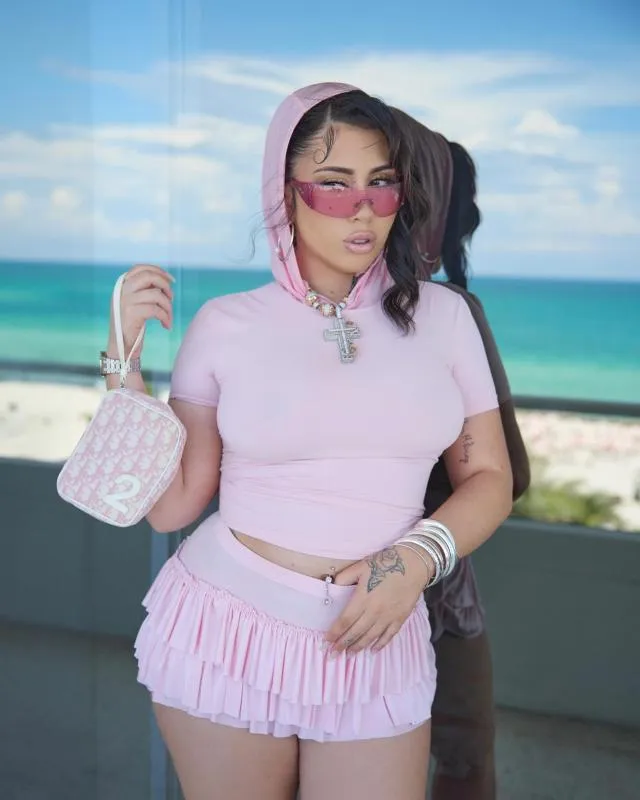 La cuabana-estadounidense estará en Monterrey, Guadalajara y la CDMX / FB: @KaliUchis