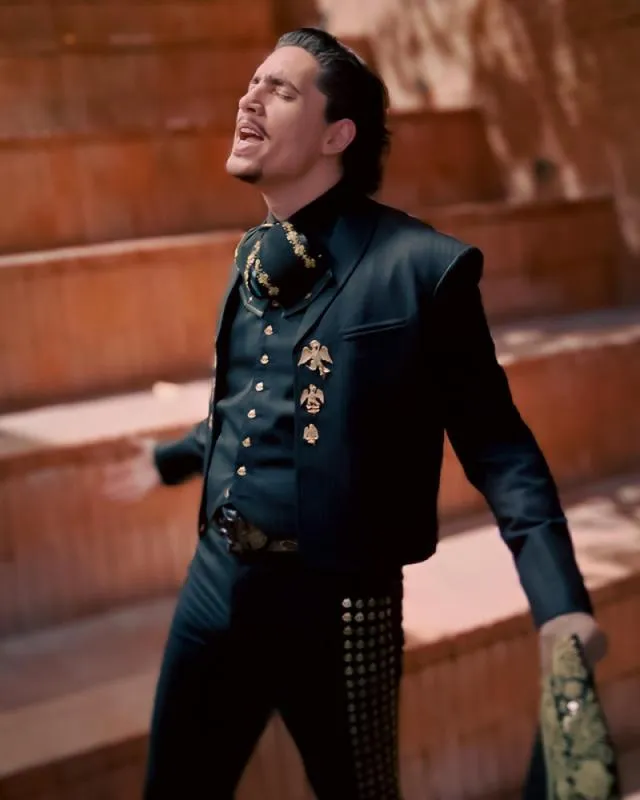 El cantante se sumó al dolor que atraviesa el municipio / FB: @AlexFdezMusica