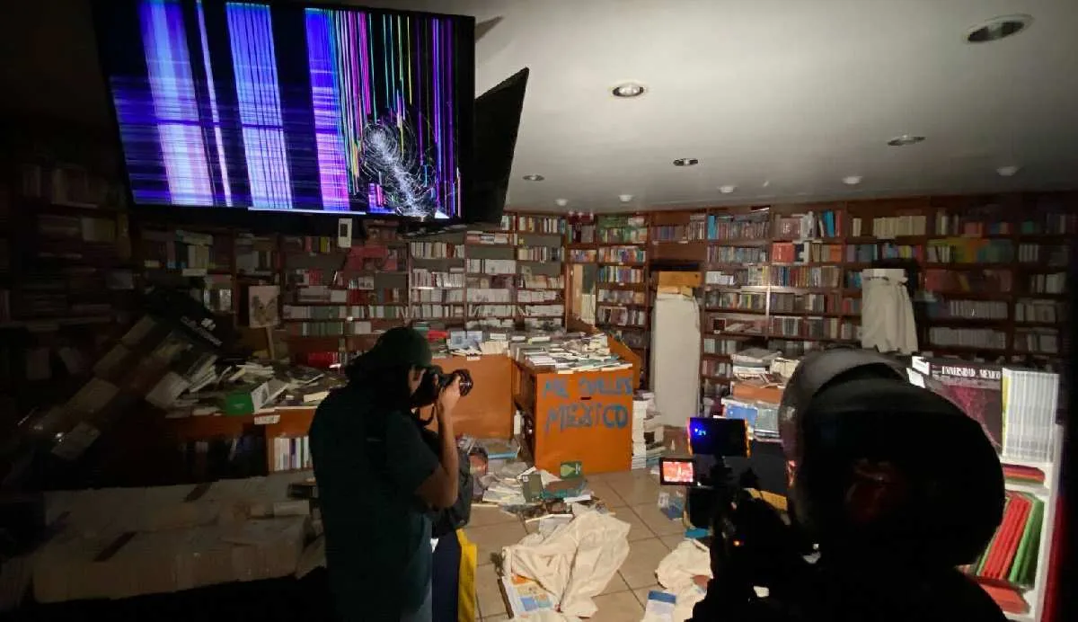 La librería Julio Torri también fue vandalizado/X