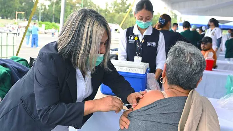 Toda persona puede ser vacuna y de manera gratuita/UNAM