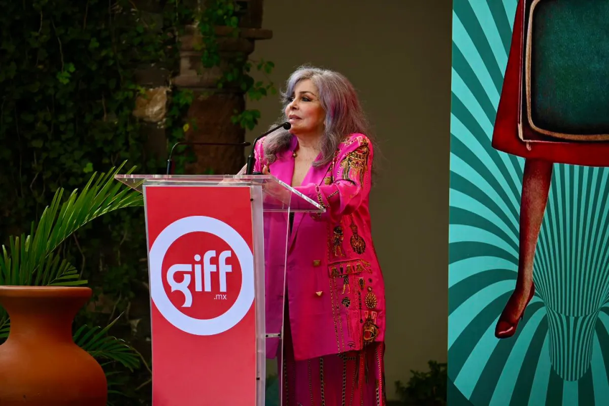 Verónica Castro rechaza que su vida se convierta en una serie / Redes Sociales