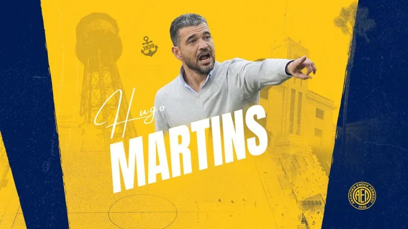 El nuevo entrenador | @aelfc_official