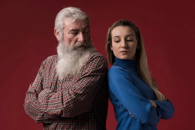 El estudio revela que las mujeres viven más que los hombres (no importa dónde leas esto) / FREEPIK