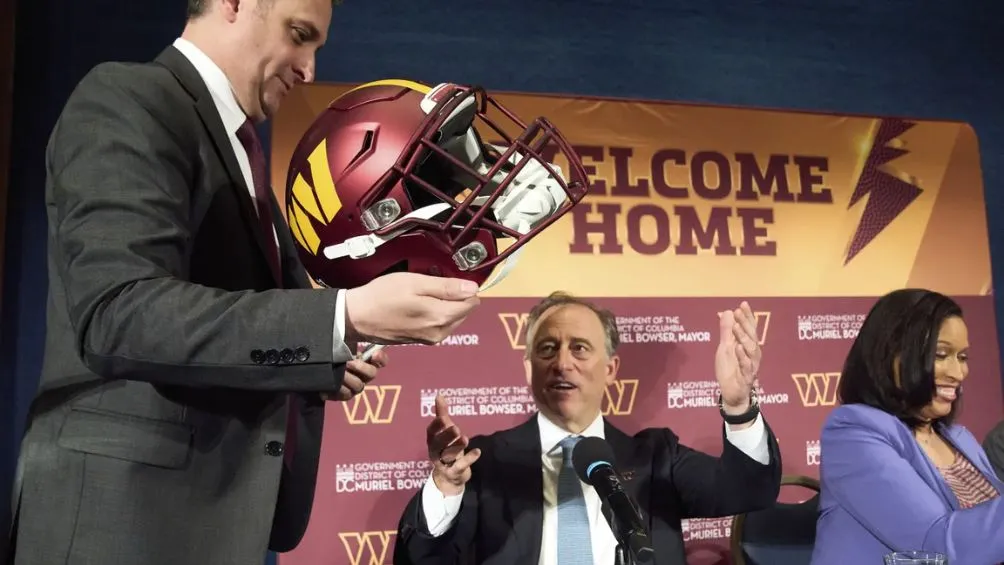 Los Commanders volverán a Washington | AP
