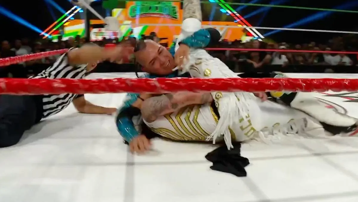 Momentos de la lucha entre Mysterio y Vikingo | CAPTURA