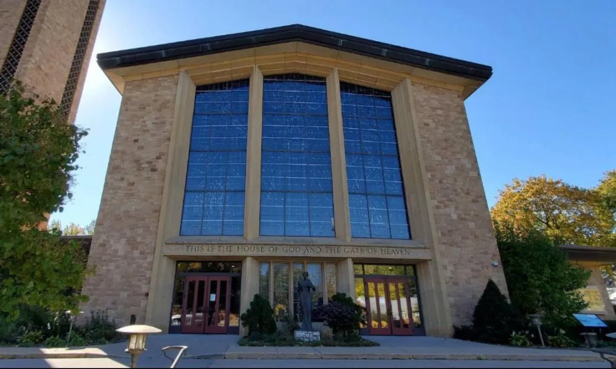 El ataque a la iglesia dejó dos niños muertos y 17 heridos / Redes Sociales