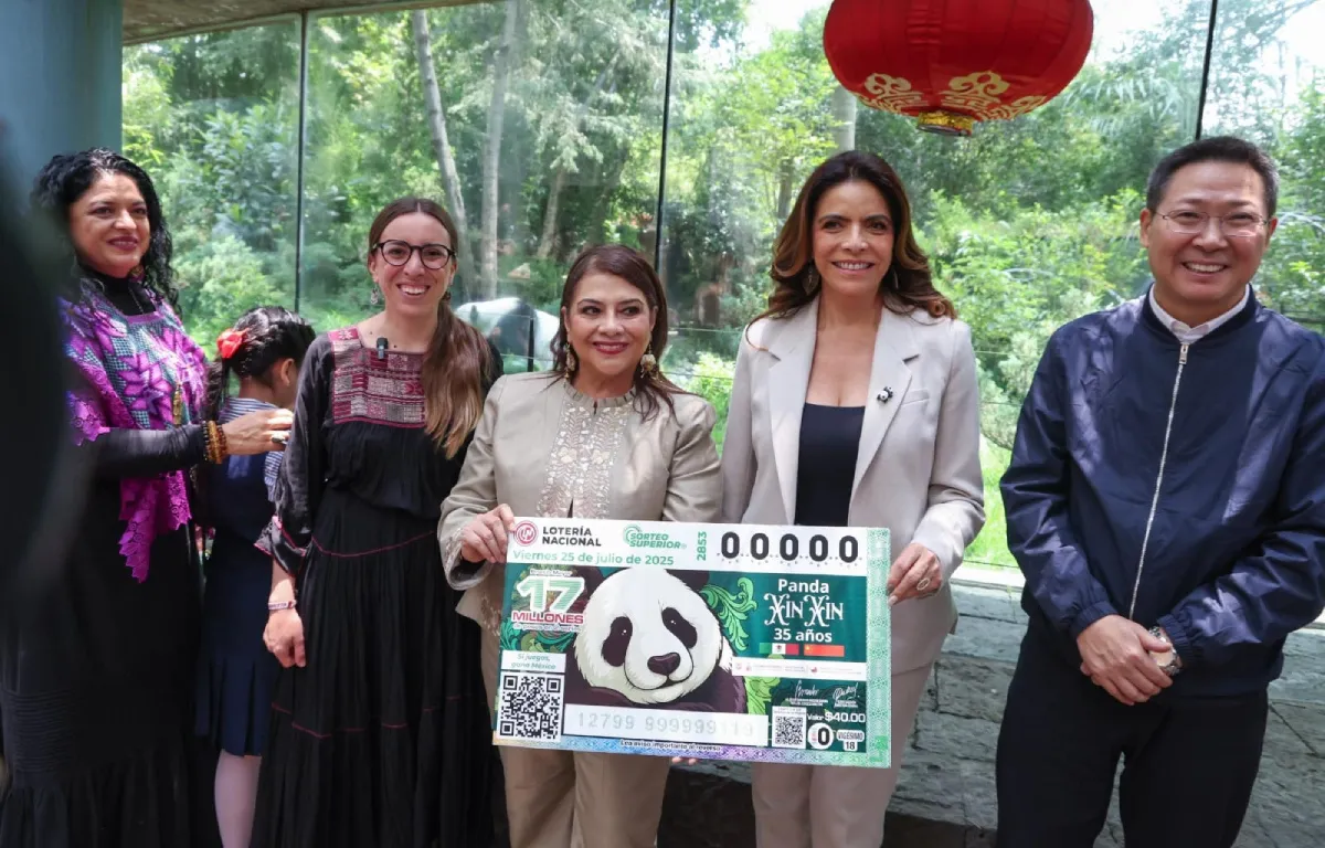 La Jefa de Gobierno, Clara Brugada, presentó el billete de la panda Xin Xin / Especial
