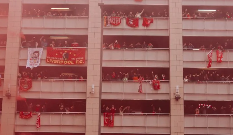 Calles de Liverpool repletas de aficionados