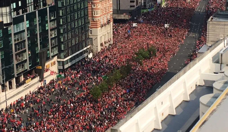 Calles de Liverpool llenas de aficionados