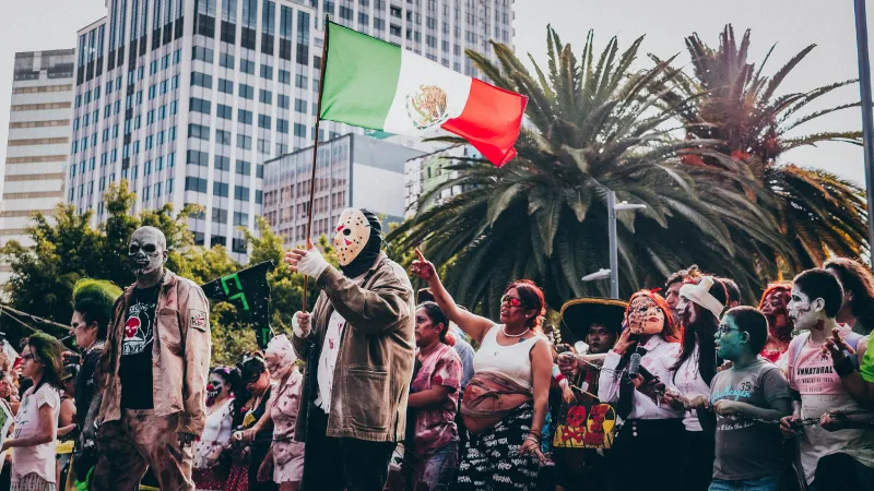 Recuerda llevar tu donativo de comida que será entregado a fundaciones que lo necesiten / FB: @MarchaZombieMx