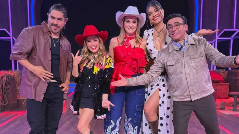 Adal Ramones encabeza el equipo de conductores del reality show/IG: @lagranjavipmx