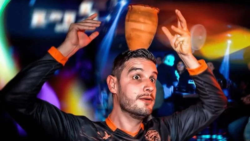 El influencer se volvió tendencia debido a su estado de salud/IG: @adrianmarcelo10