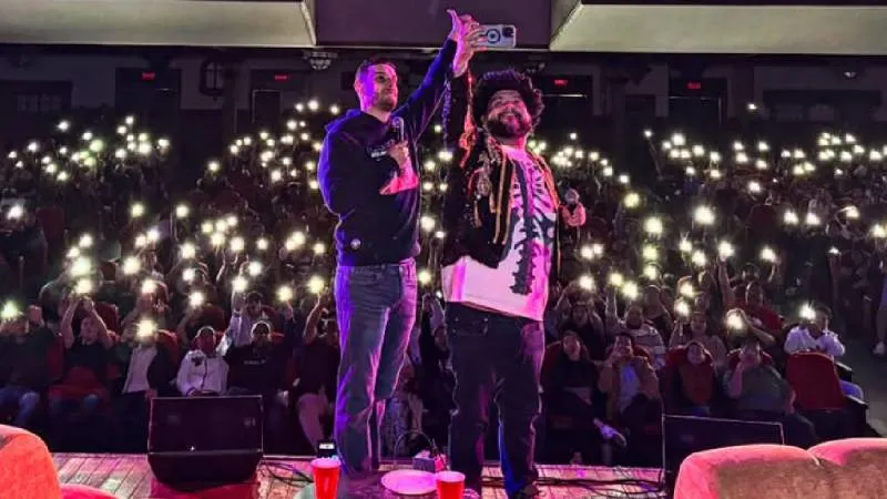 Adrián Marcelo también es parte del podcast Hermanos de Leche junto a La Mole/IG: @hermanosdelechemx