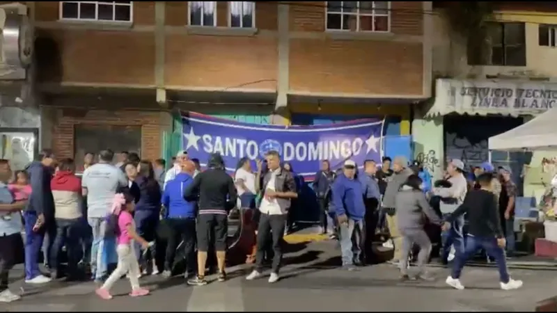 Aficionados de Cruz Azul despidieron a Rodrigo Mondragón