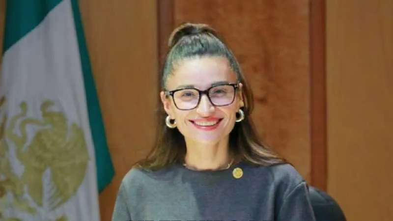 La diputada federal Laura Ballesteros ofrece tramitar un amparo contra el aumento al pasaje/X