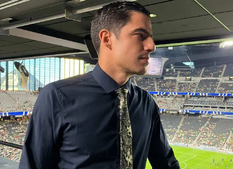 Revientan a Andrés Vaca por narración en el América vs Rayados