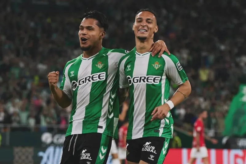 Antony compartió que el Bayern lo buscó antes de irse al Betis