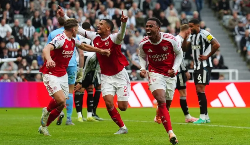 Arsenal festeja remontada