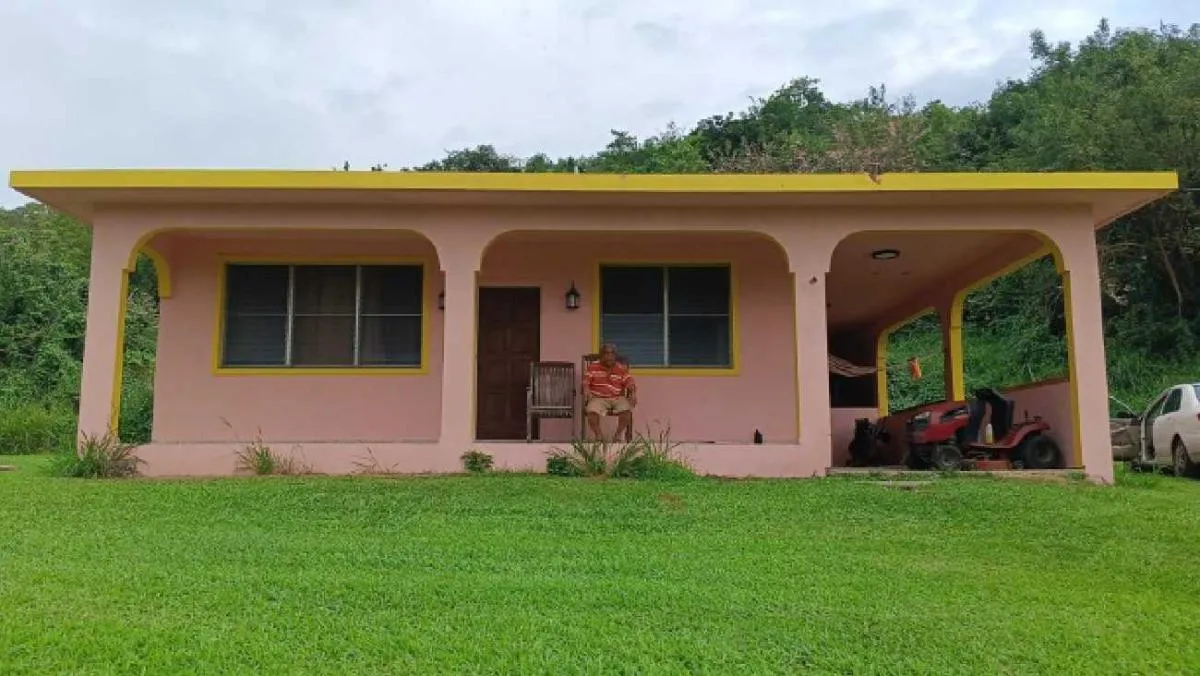 Esta es la casita y su dueño que demandó al cantante/X
