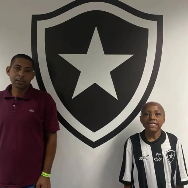 Bernardo ya debutó con la academia de Botafogo
