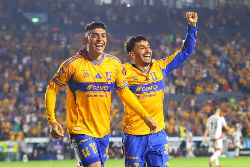 Correa festeja un gol junto a Ángel Correa | IMAGO7