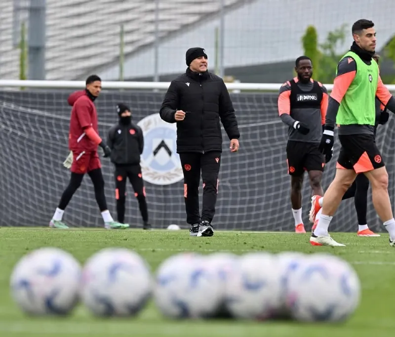 Uzbekistán será su primer equipo nacional