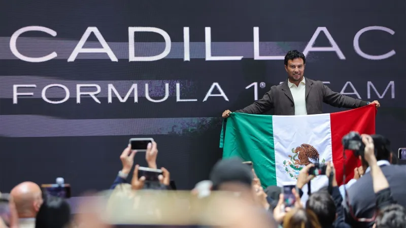 Checo Pérez ya está trabajando con Cadillac