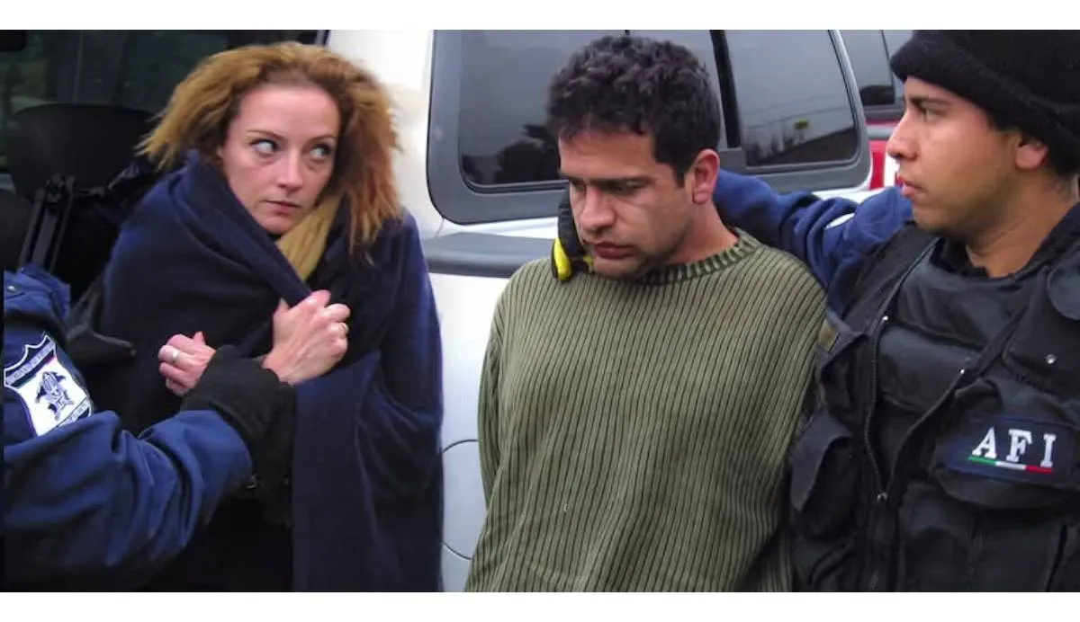 Florence Cassez e Israel Vallarta fueron detenidos y presentados como integrantes de la banda de secuestradores “Los Zodiaco” en 2005 | Redes sociales