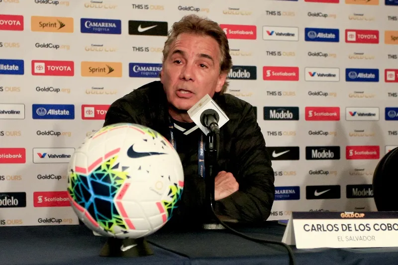 De los Cobos en conferencia de prensa de El Salvador | MEXSPORT