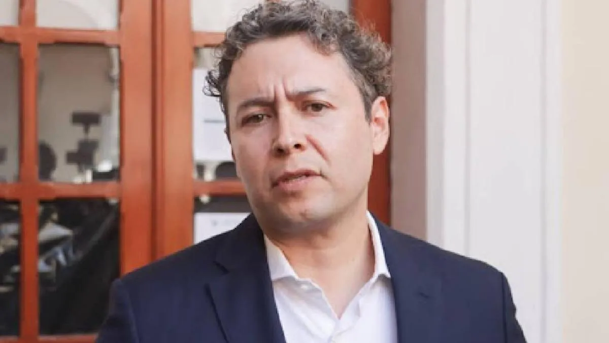 Rodolfo Zepeda es acusado de presentar documentos falsos/X