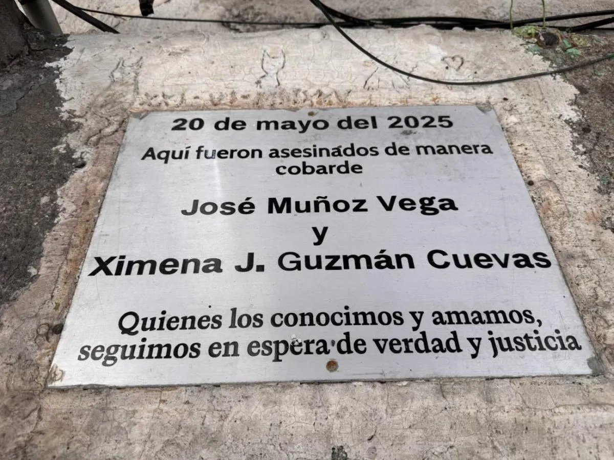 Familiares, amigos y compañeros de los funcionarios piden justicia/X