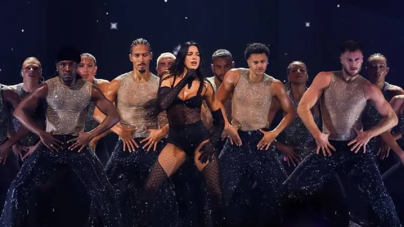 Como lo hizo en sus conciertos en otros países, en México también se espera que cante al menos un cover/IG: @dualipa