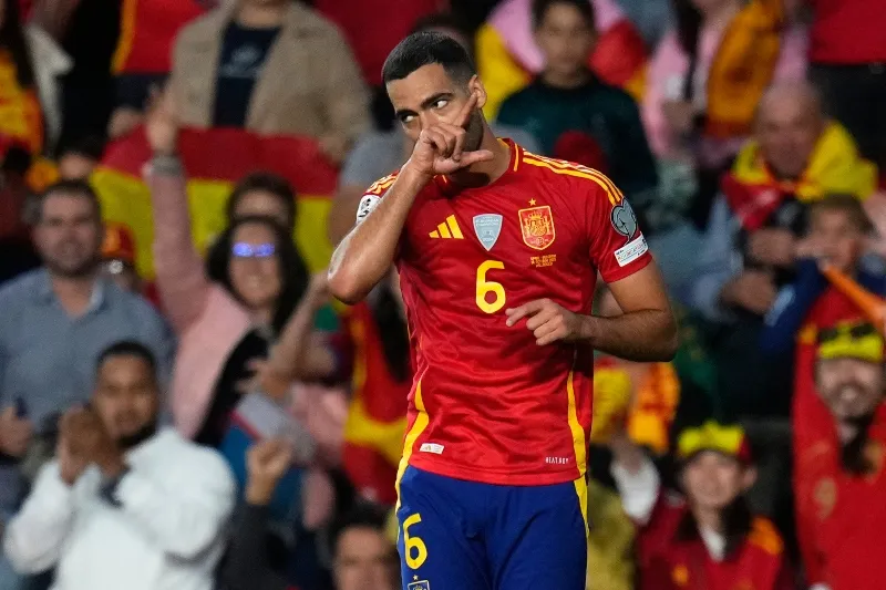 Mikel Merino celebra uno de sus dos goles | AP