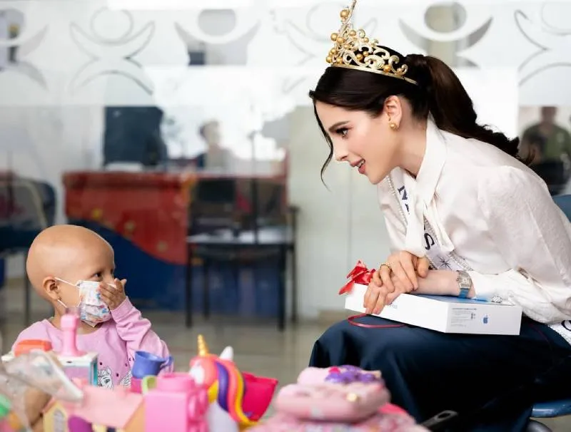 Fátima Bosch convivió con niños de un hospital en Tabasco/IG: @fatimaboschfdz