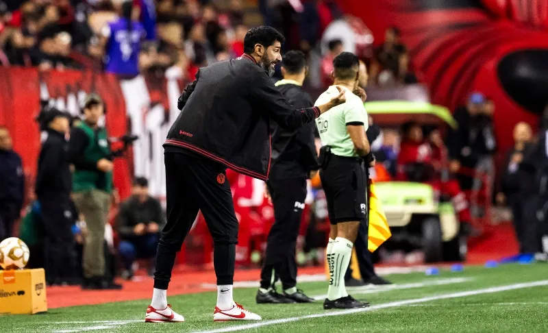 Abreu da indicaciones en el partido vs Tigres