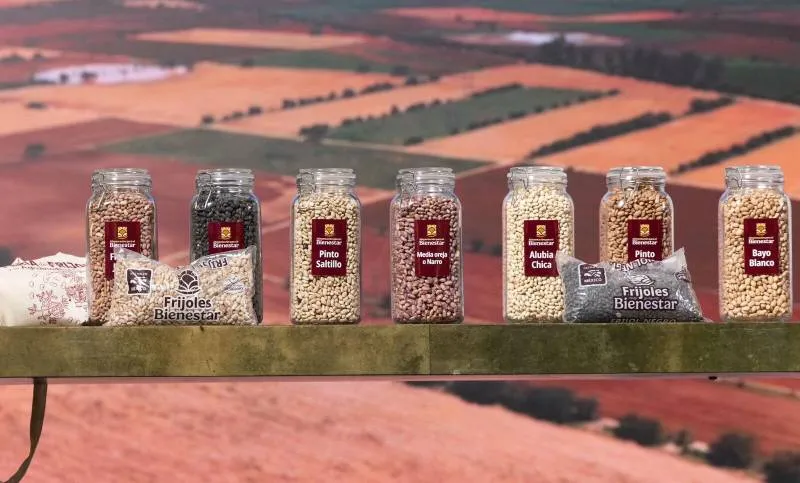 Los Frijoles Bienestar se venden a precio fijo de 30 pesos por kilo en puntos autorizados. / Programas para el Bienestar