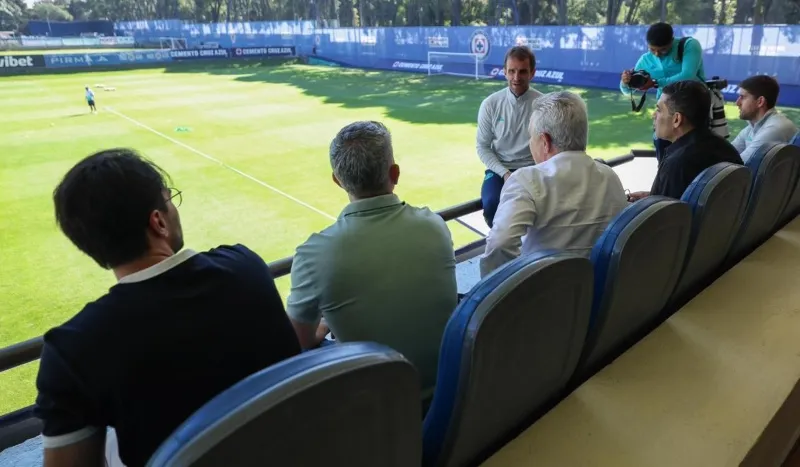 Aguirre y su cuerpo técnico en La Noria | CORTESÍA