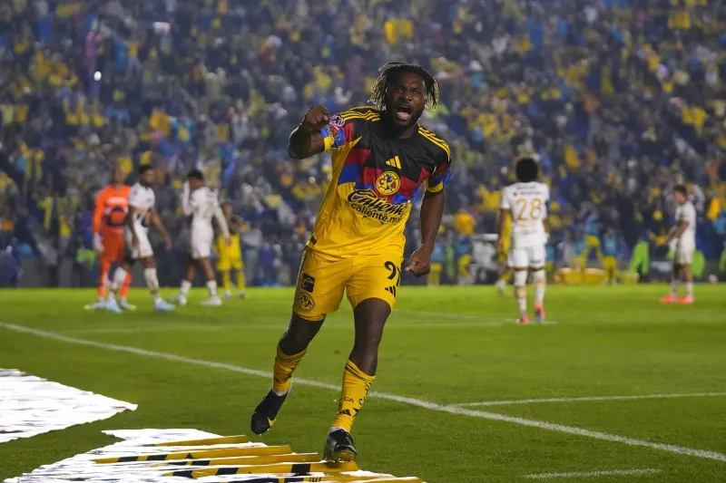 Saint-Maximin celebra un gol con América | IMAGO7