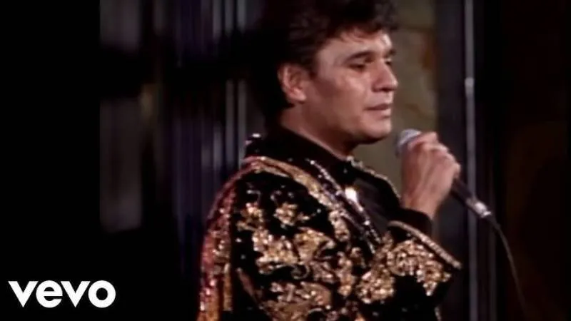 Juan Gabriel en el Palacio de Bellas Artes en 1990. / YouTube