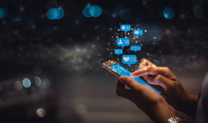 El debate gira en torno al equilibrio entre protección de usuarios y libertad de expresión digital. / iStock