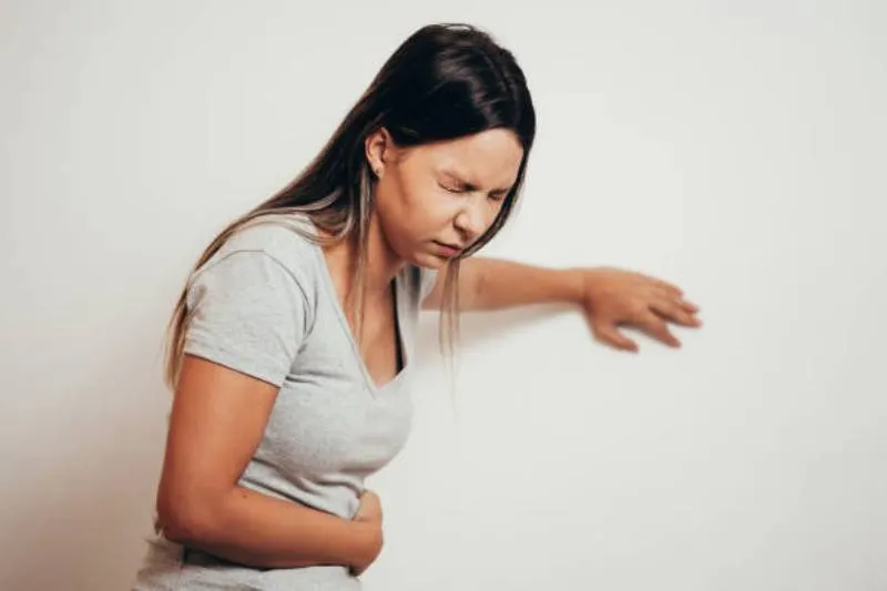 Al entrar en contacto con un objeto intoxicado, los síntomas suelen manifestarse de manera inmediata/iStock