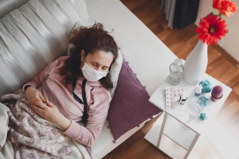 El cáncer figura entre las tres principales causas de defunción en mujeres mexicanas, reporta el INEGI. / iStock