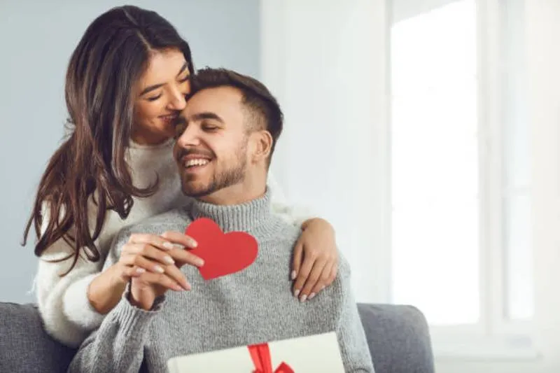 El Día del Novio busca equilibrar las celebraciones románticas y dar protagonismo a los varones en la relación/iStock