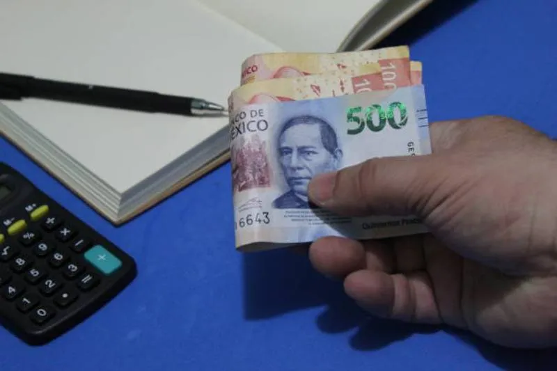 Las empresas deben cubrir el salario normal más un pago doble por el servicio prestado ese día. / iStock